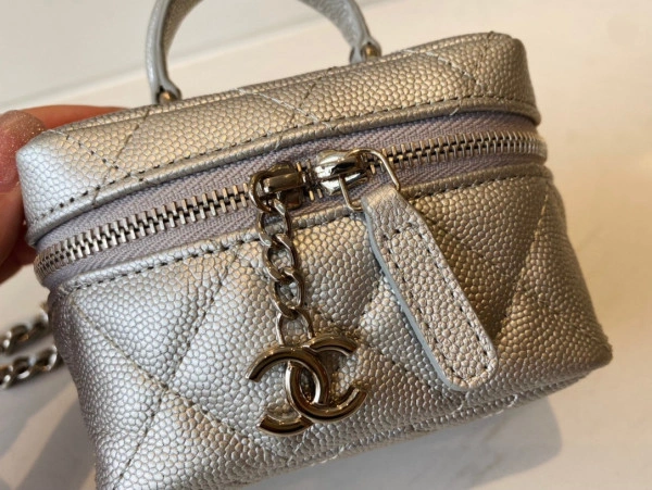 HighQuality CHANEL SMALL VANITY WITH CHAIN 1262 - Image 4