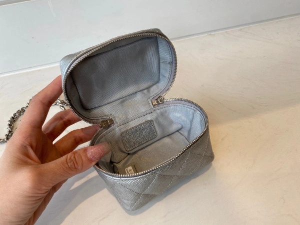 HighQuality CHANEL SMALL VANITY WITH CHAIN 1262 - Image 10