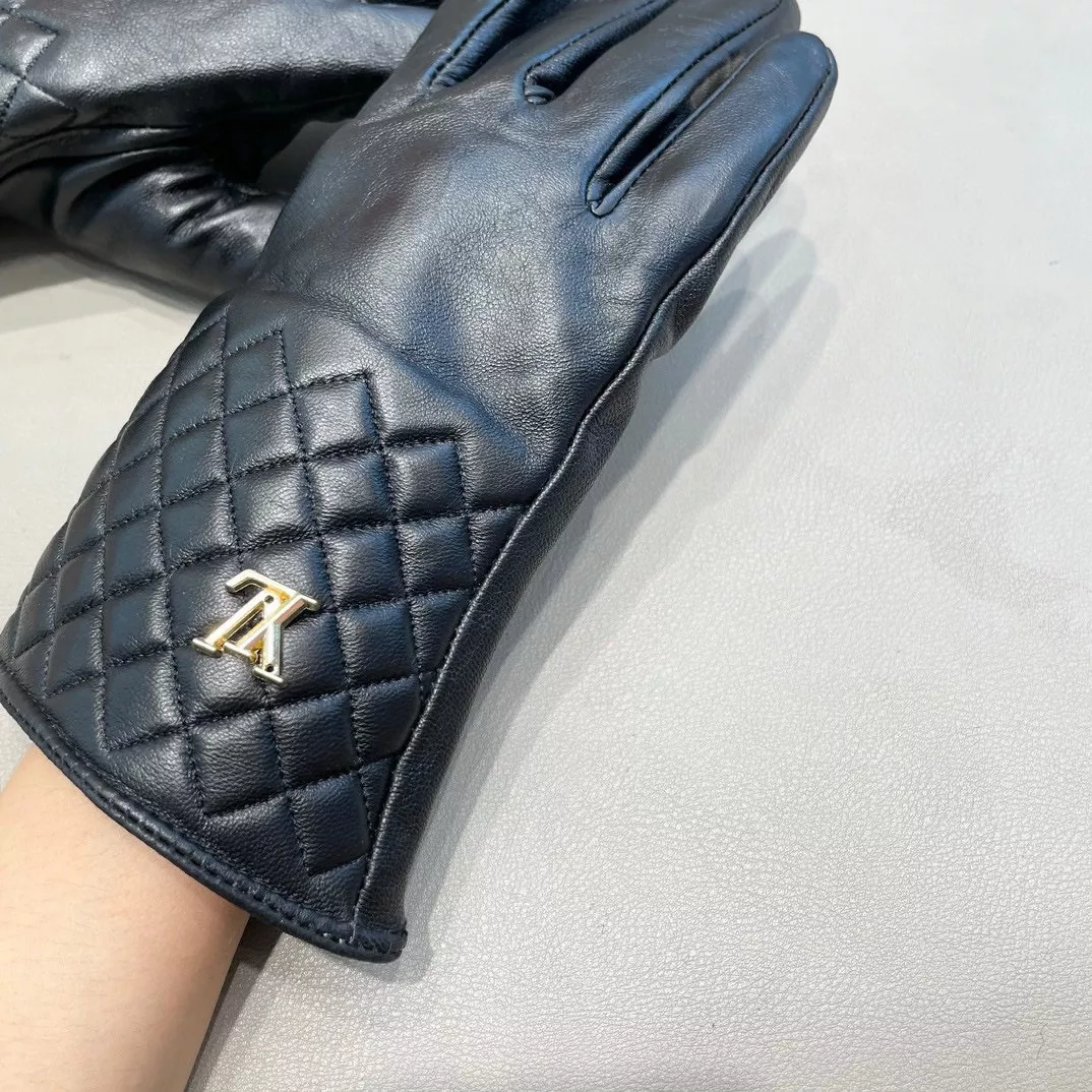 Affordable 5220 Louis Vuitton LV Gloves For Women - Image 4