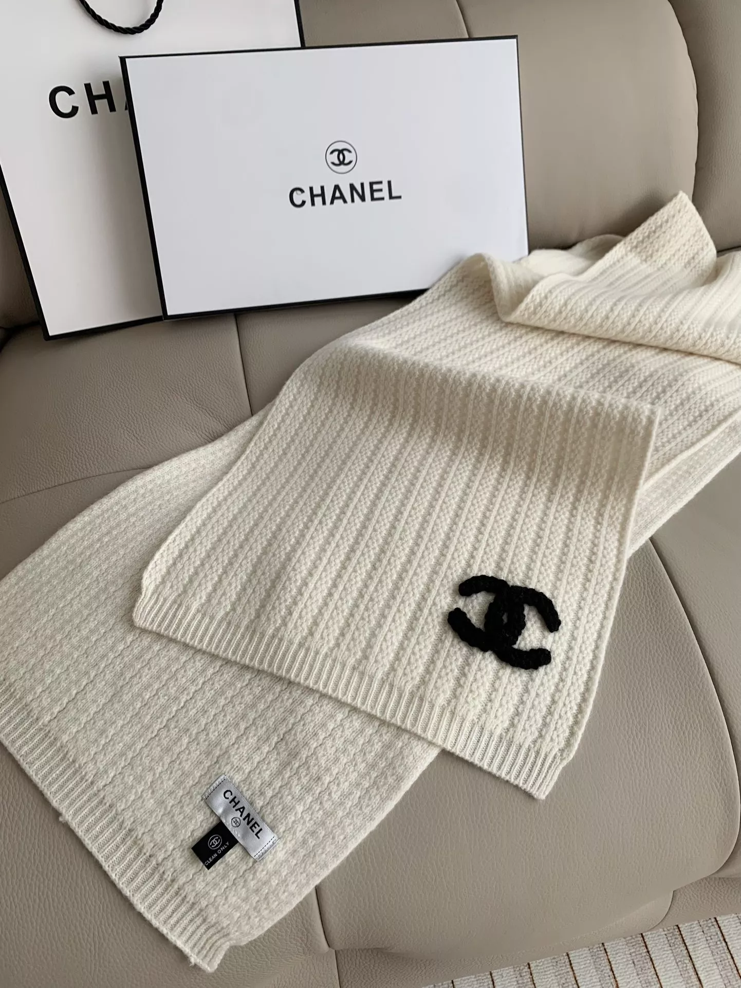 Affordable 6072 Chanel Scarves For Women - Image 4