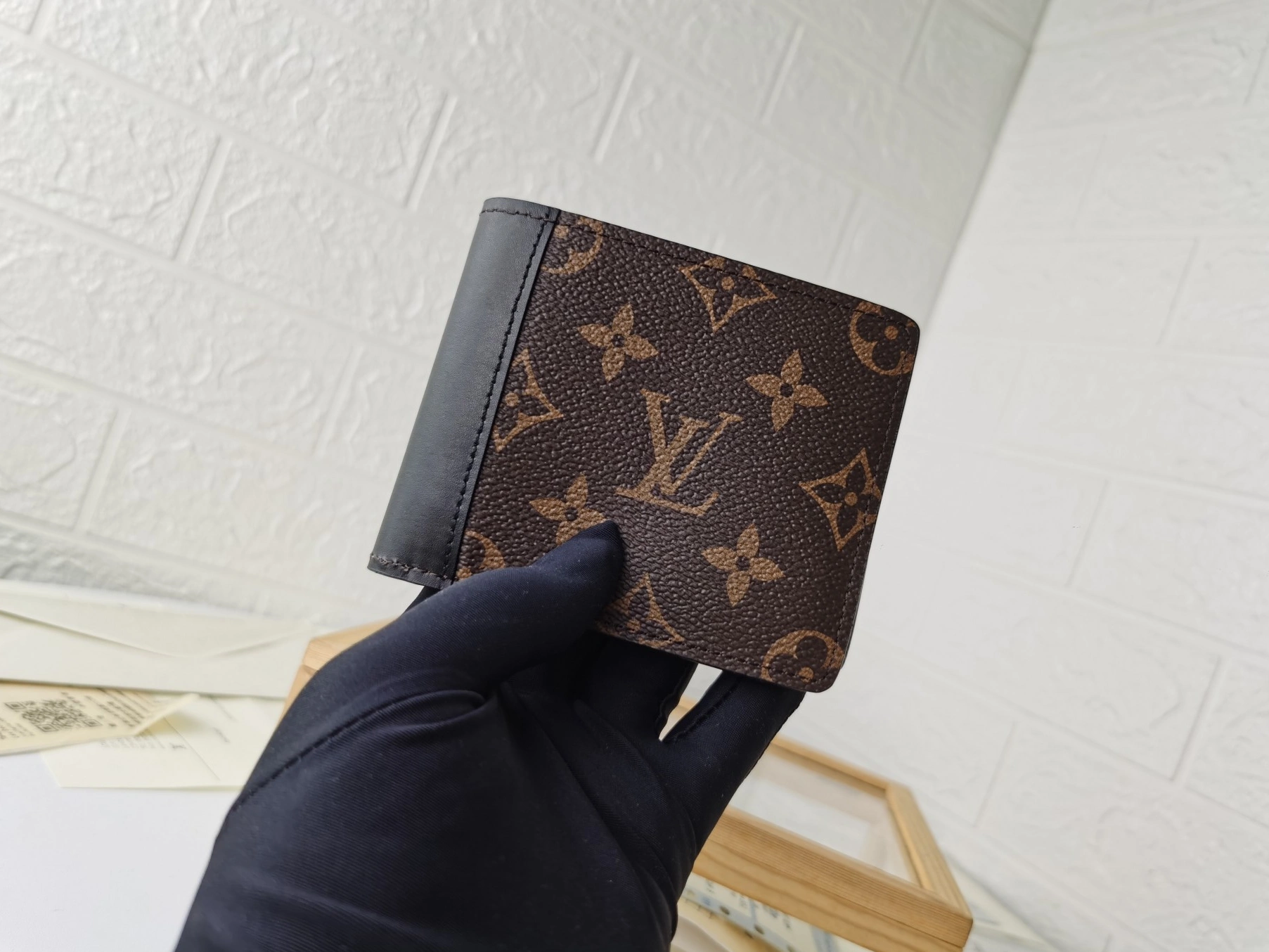 Affordable 8869 Louis Vuitton LV Wallets For Unisex - Image 4