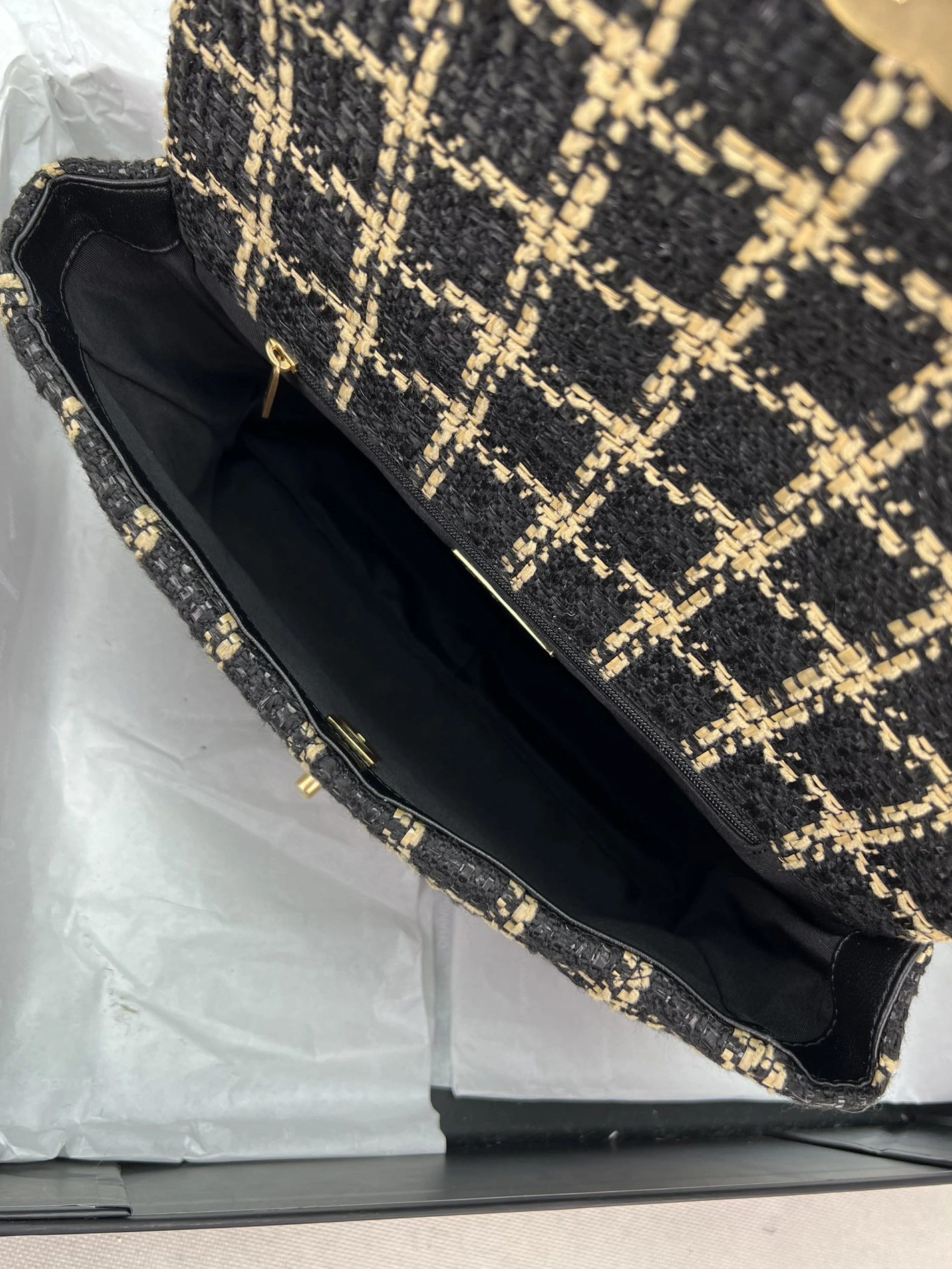 AllSeason 1086 Chanel AAA Quality Messenger Bags For Women - Image 6