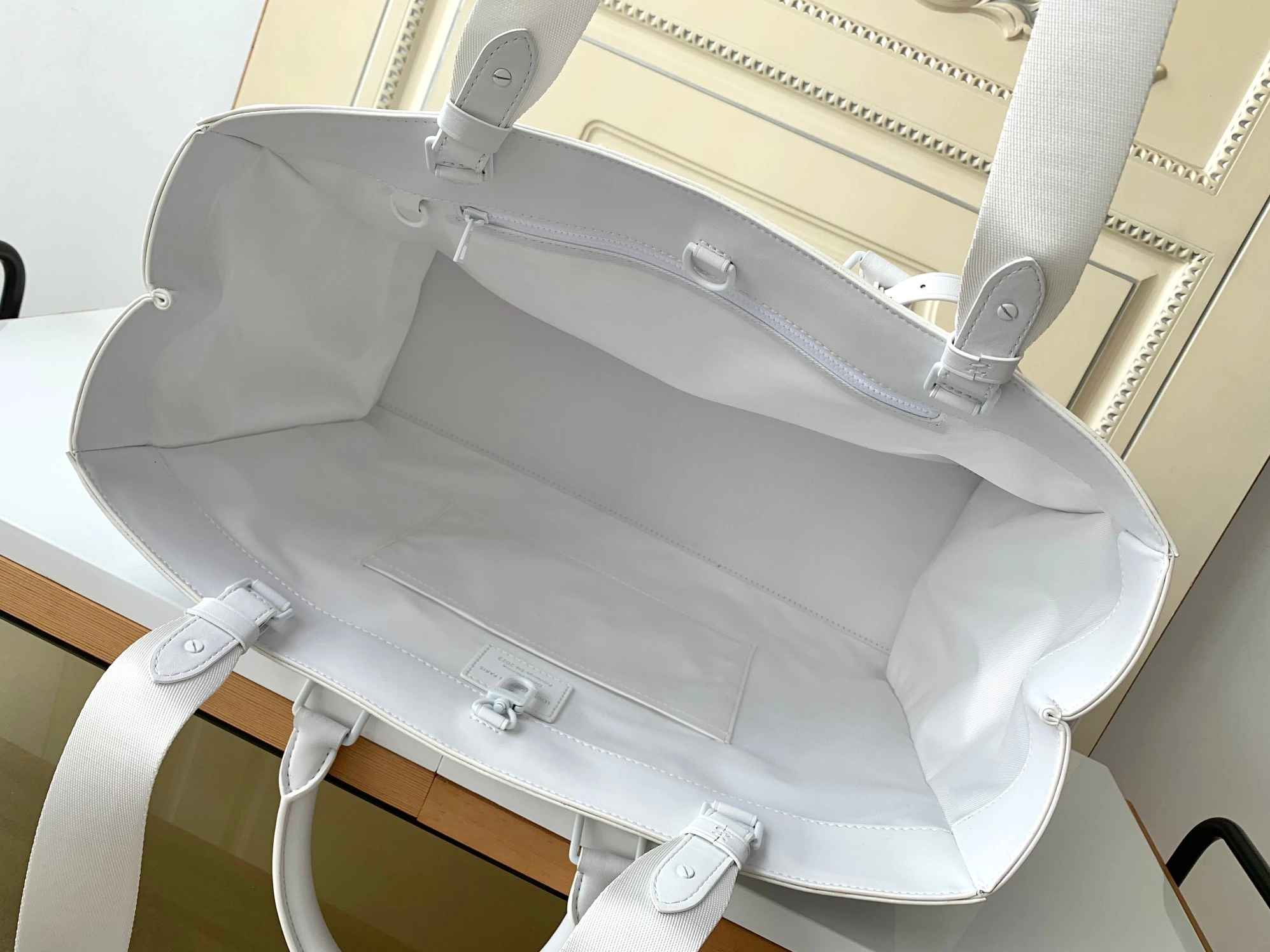 BestValue 9793 Louis Vuitton AAA Quality Tote-Handbags For Women - Image 8