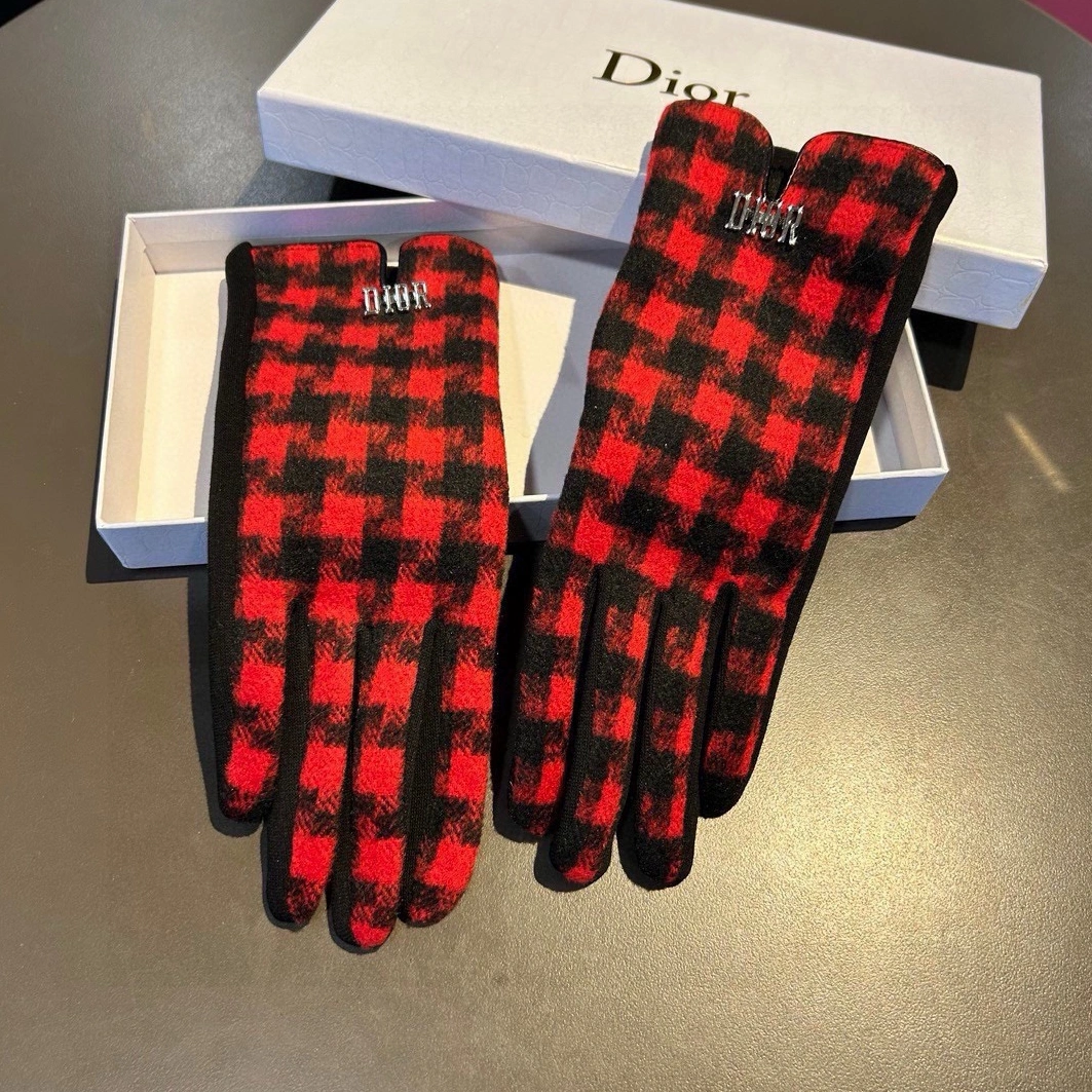 Bold 1321 Christian Dior Gloves