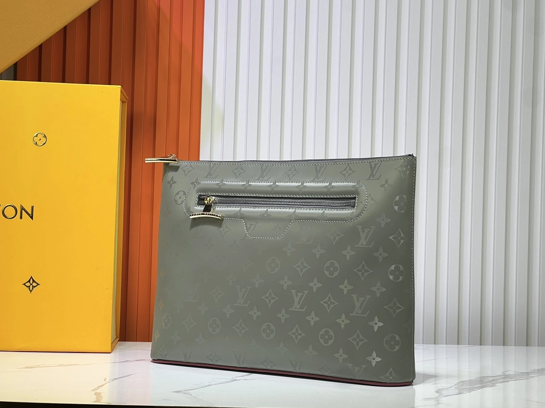 Bold 7173 Louis Vuitton AAA Quality Wallets - Image 3