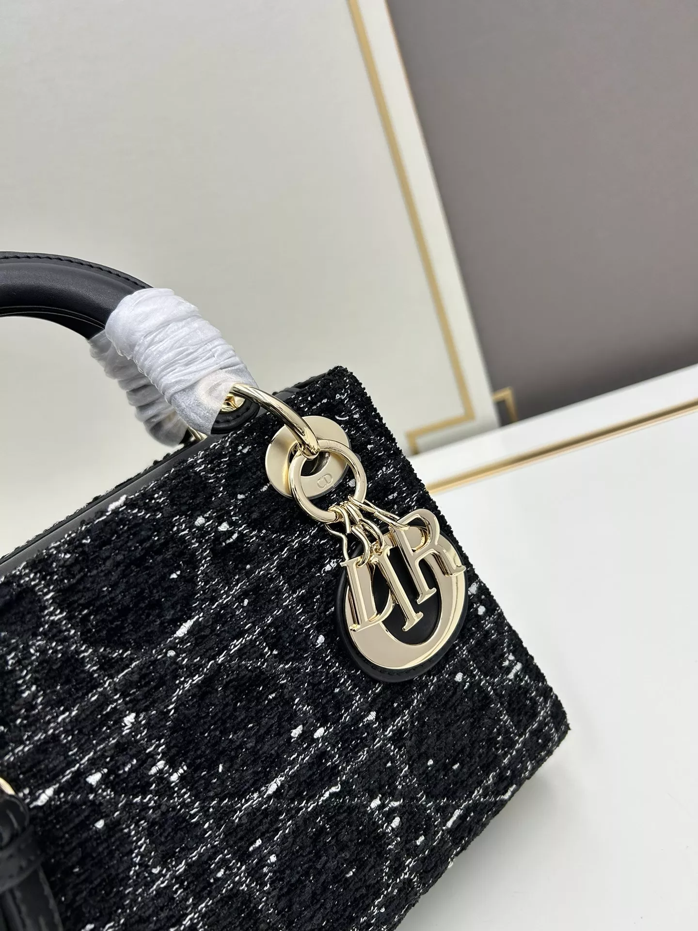 Bold 8056 Christian Dior AAA Quality Handbags For Women - Image 4