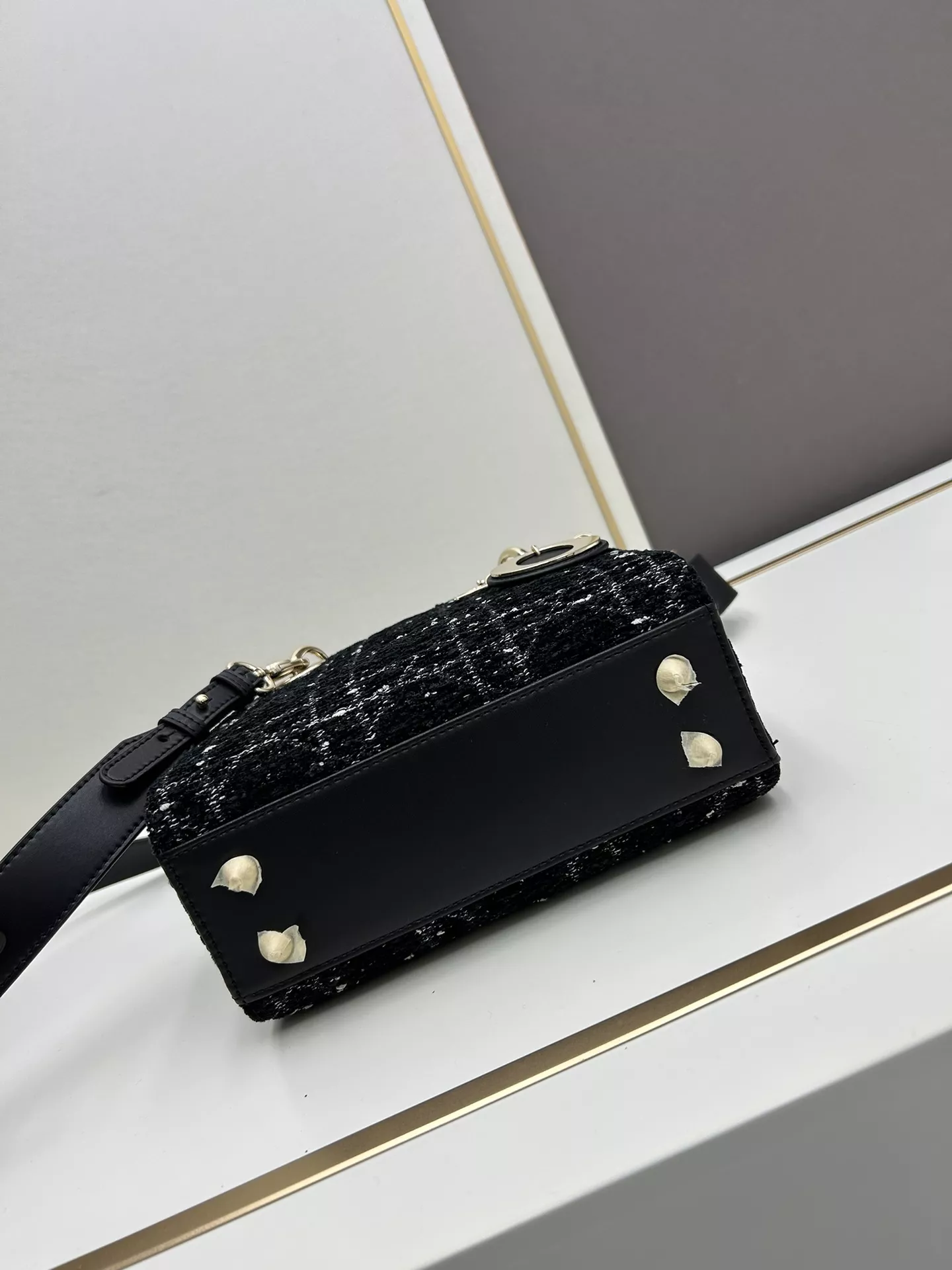 Bold 8056 Christian Dior AAA Quality Handbags For Women - Image 5