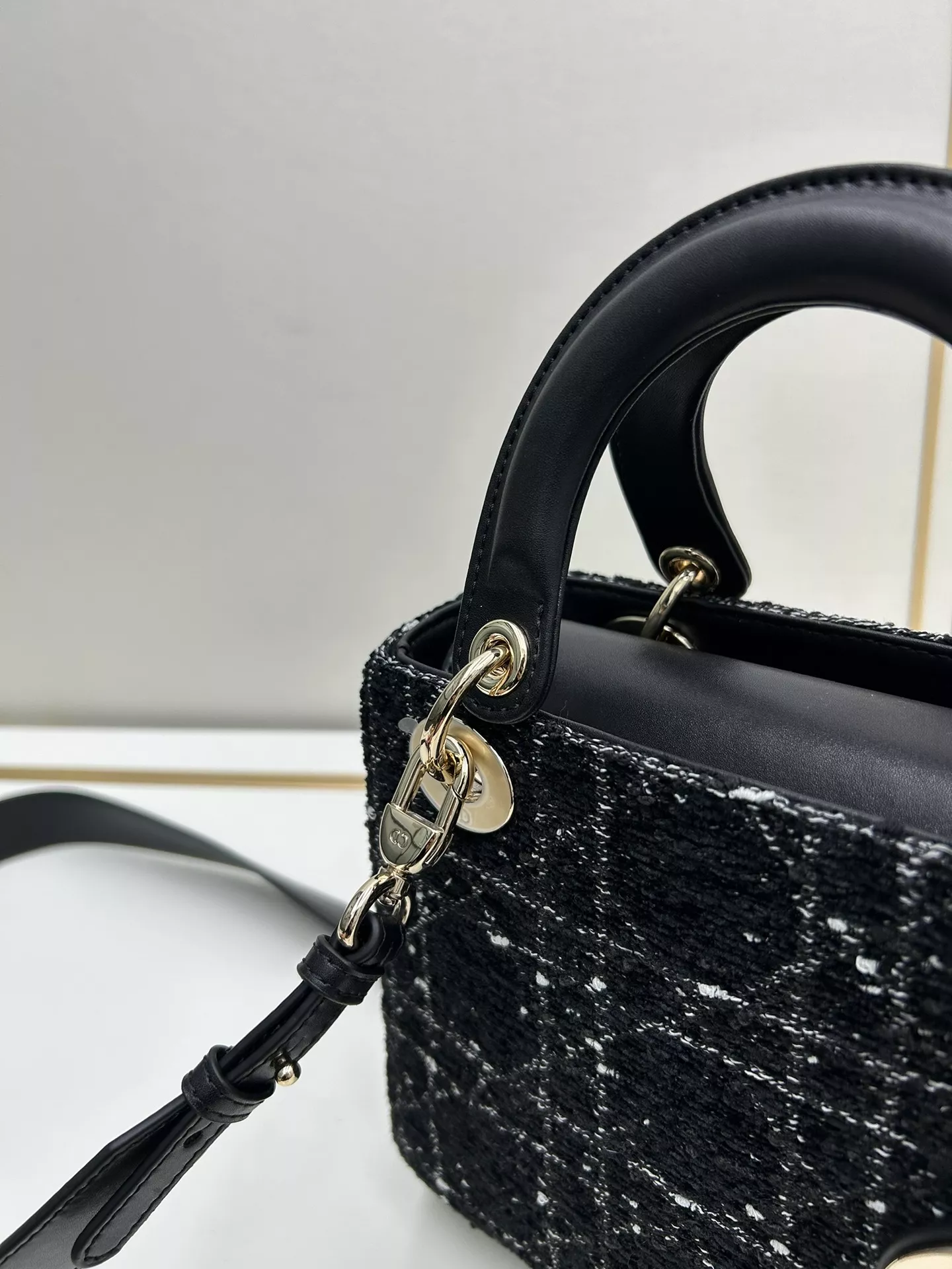 Bold 8056 Christian Dior AAA Quality Handbags For Women - Image 6