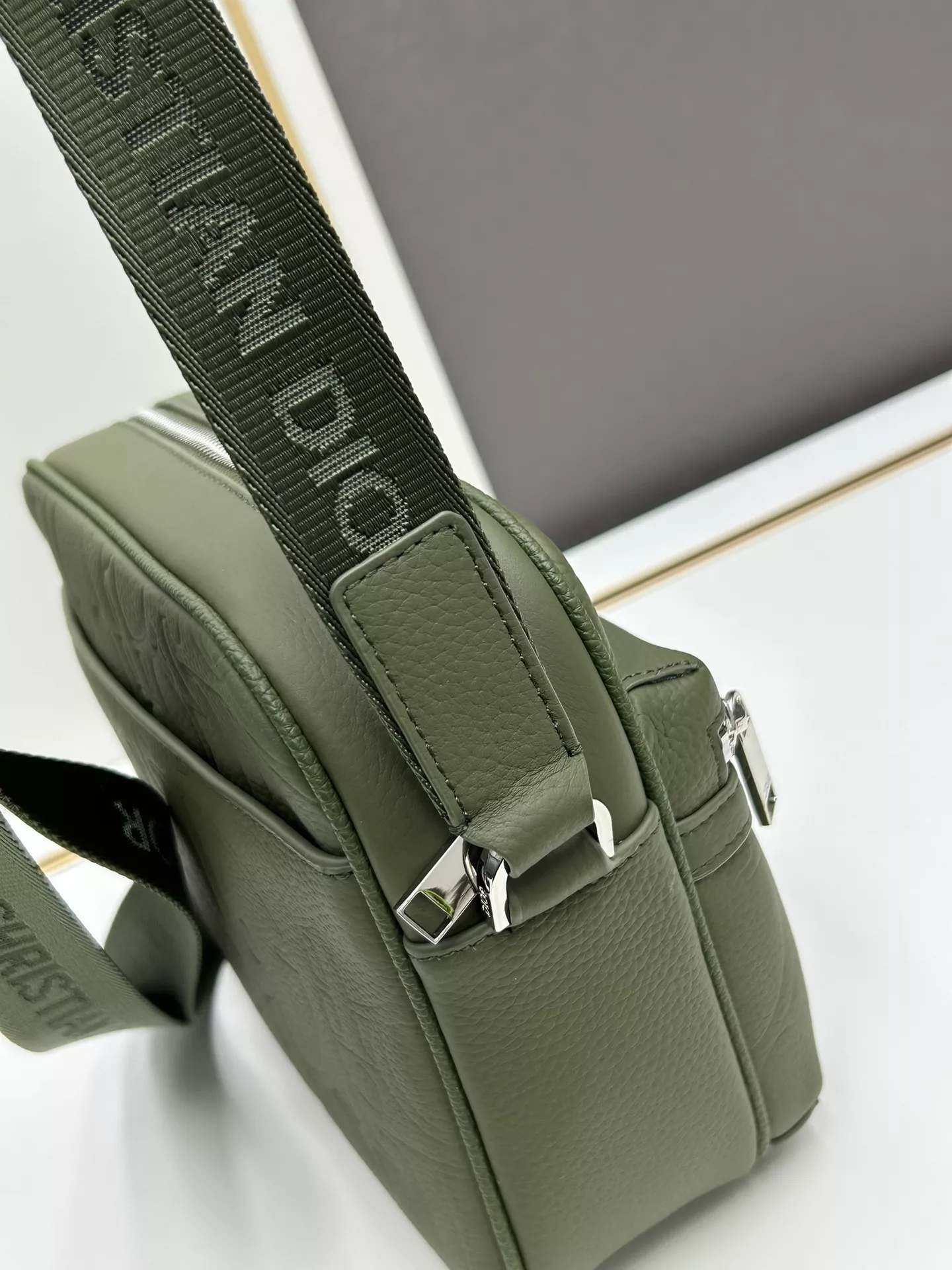 Bold 8888 Christian Dior AAA Quality Messenger Bags For Unisex - Image 5