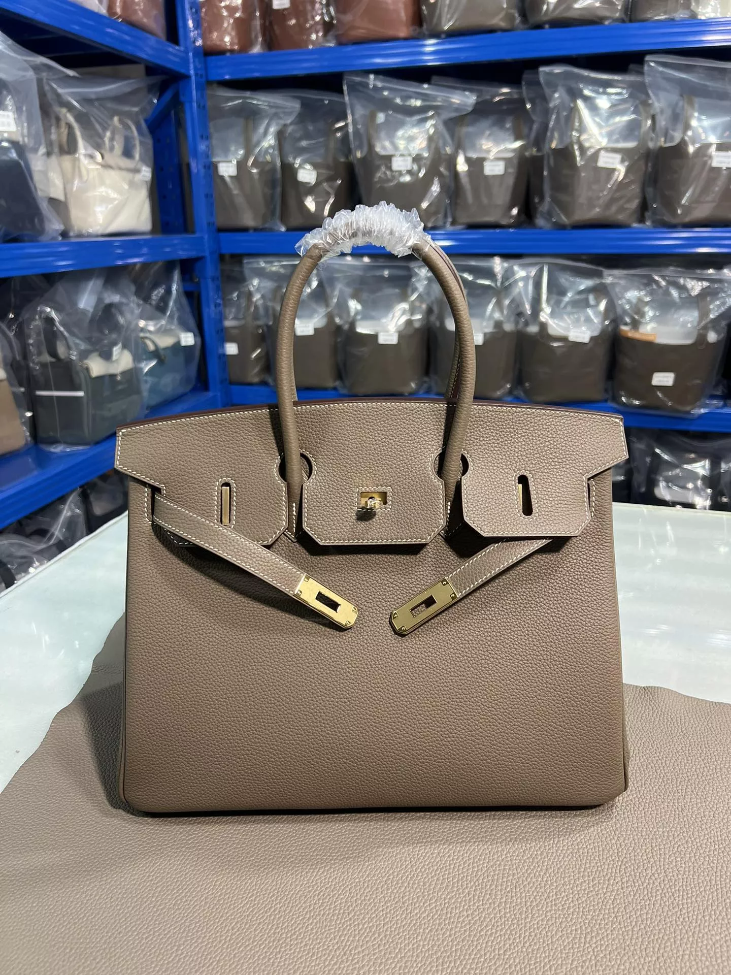 Breathable 6847 Hermes AAA Quality Handbags For Women - Image 3