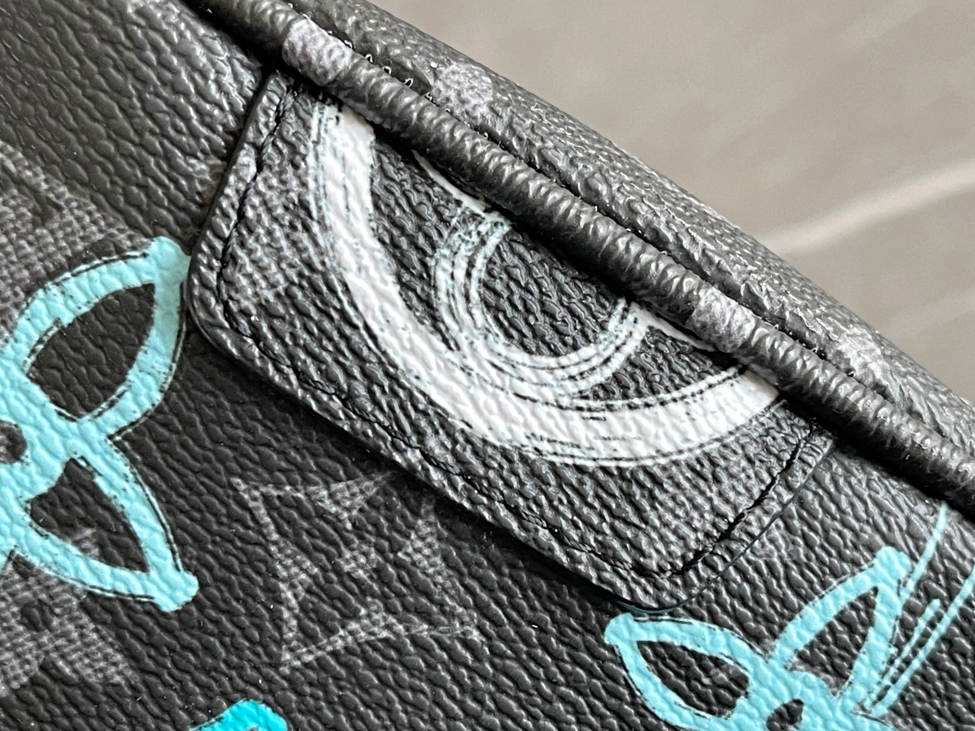 Breathable 7603 Louis Vuitton LV AAA Quality Belt Bags - Image 8