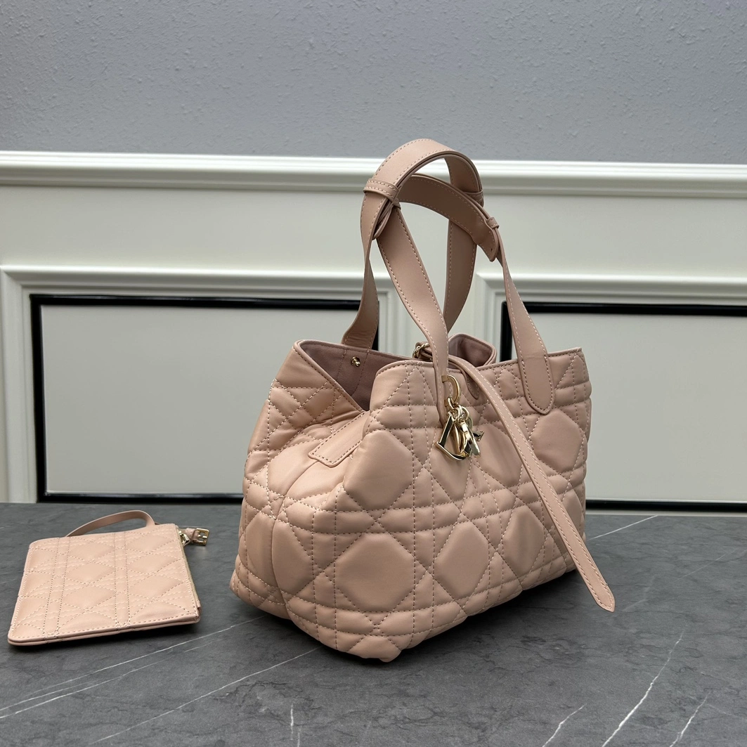 Breathable 8117 Christian Dior AAA Quality Handbags For Women