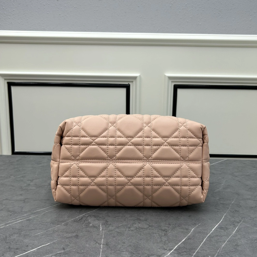 Breathable 8117 Christian Dior AAA Quality Handbags For Women - Image 5