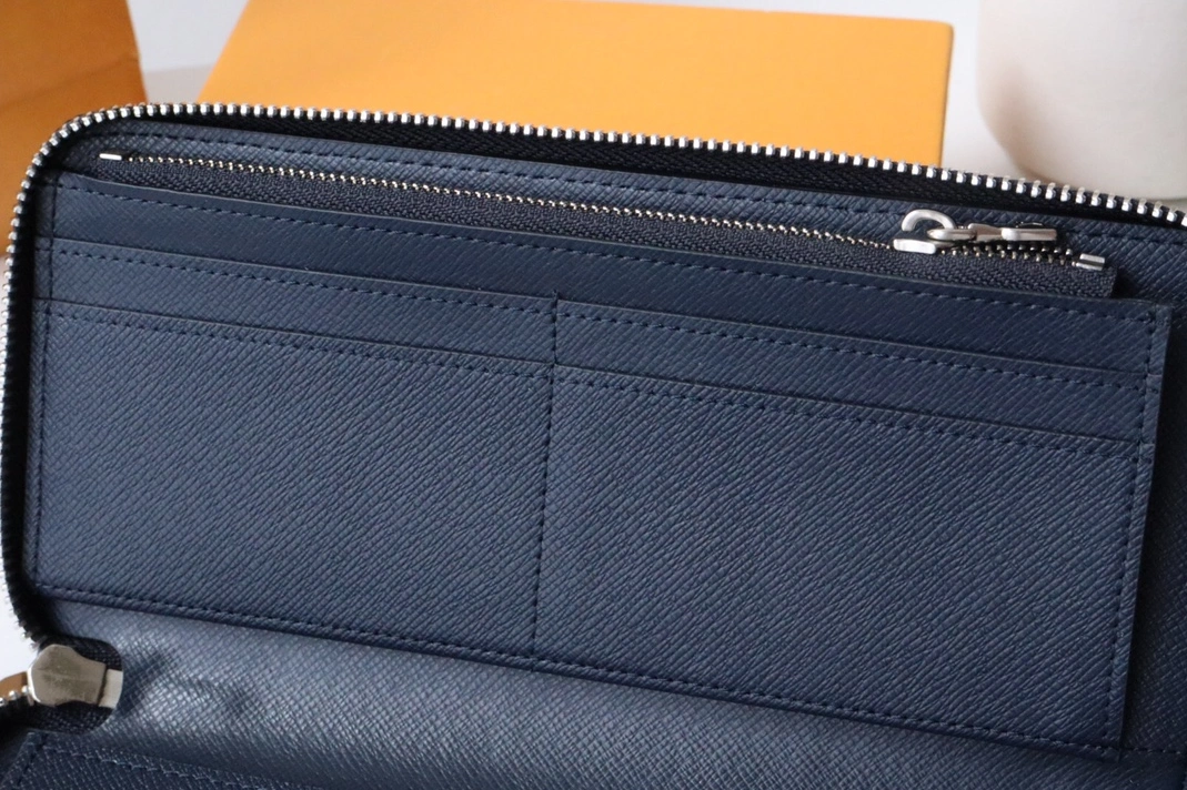 Bright 5024 Louis Vuitton AAA Quality Wallets - Image 7