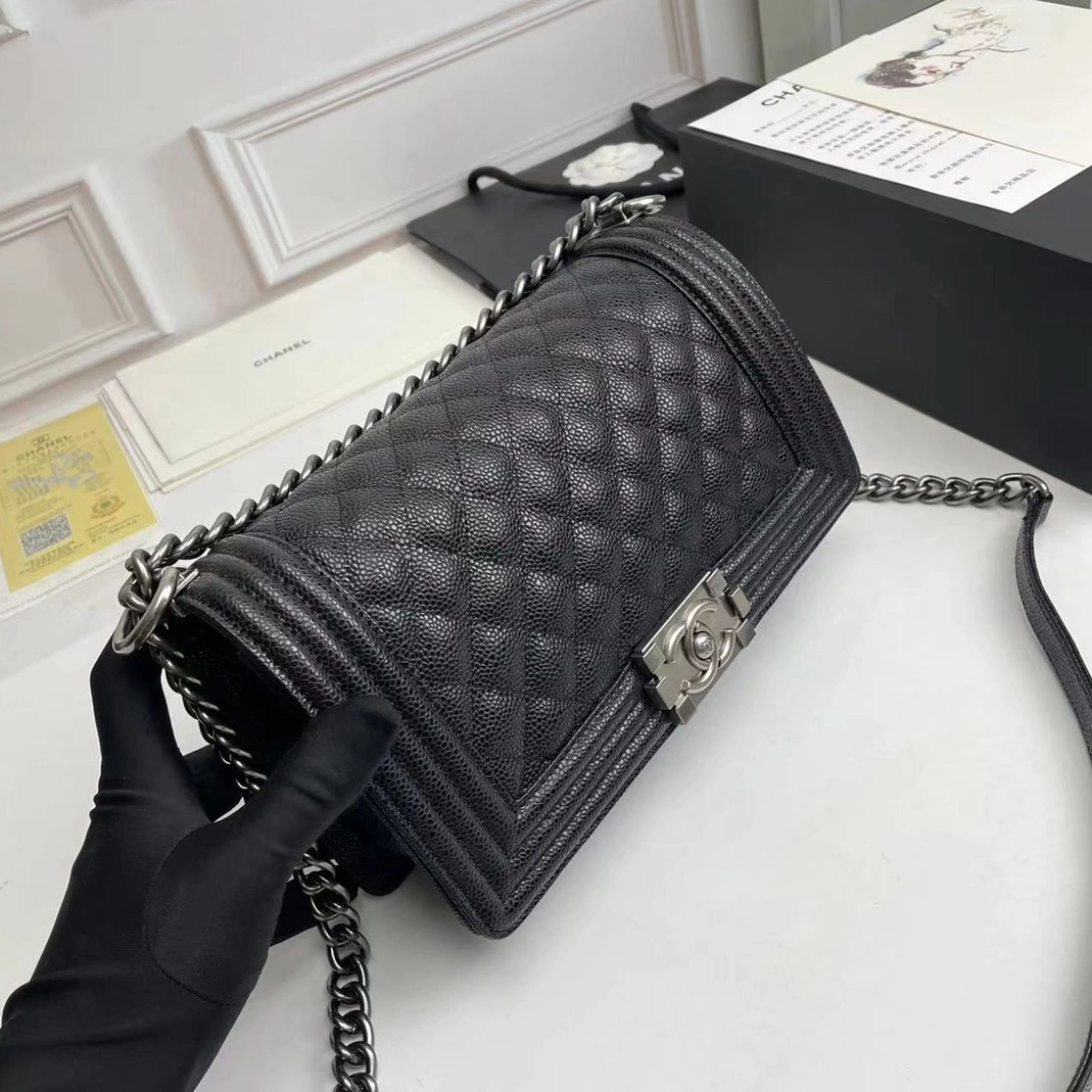 Chanel AAA Quality Messenger Bags For Women Durable 7709