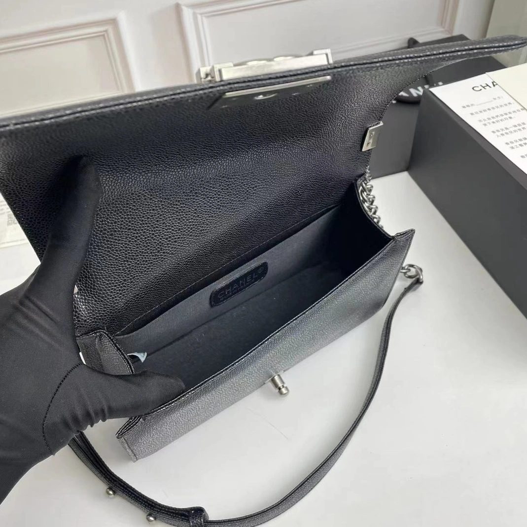 Chanel AAA Quality Messenger Bags For Women Durable 7709 - Image 8