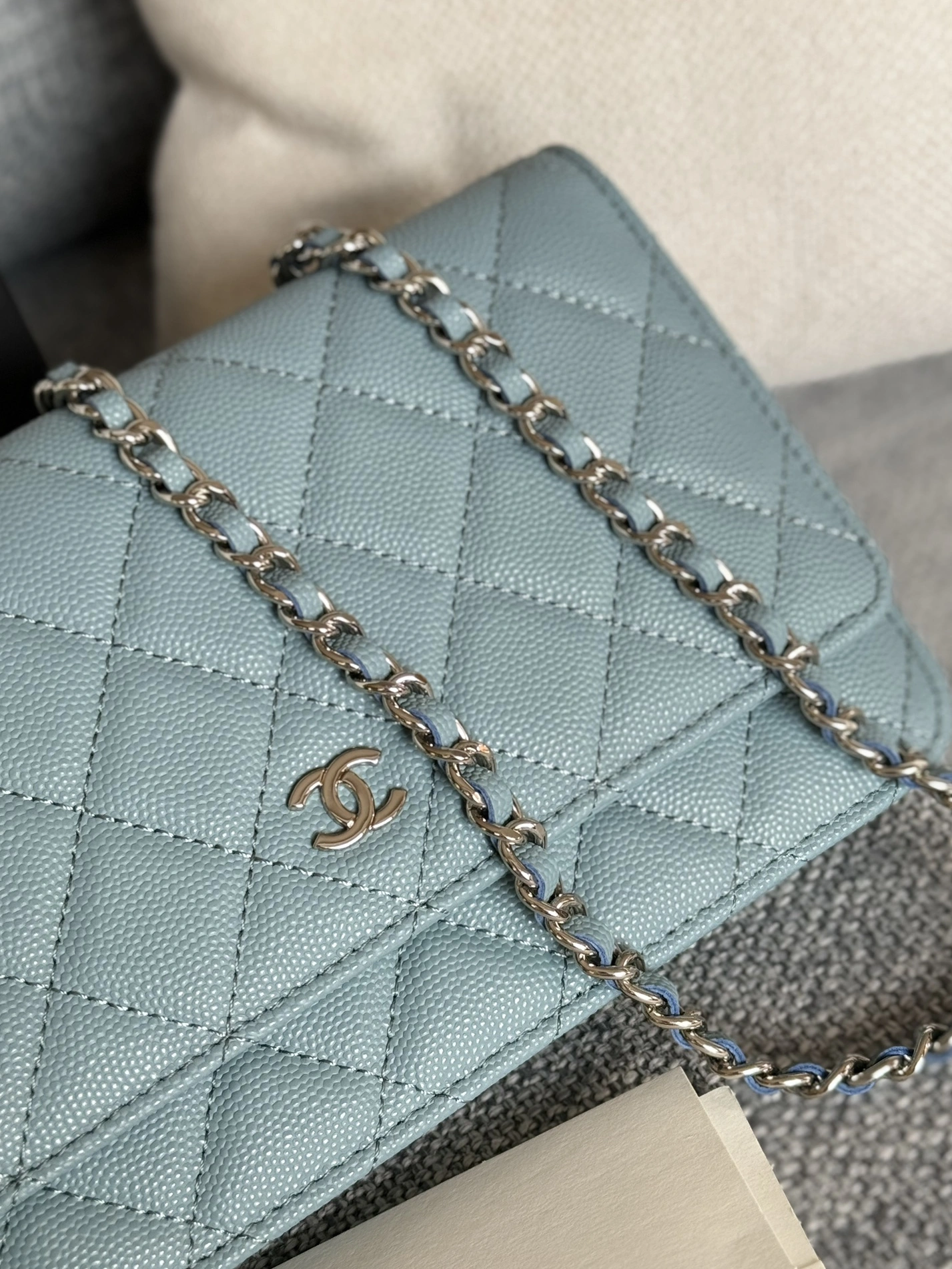 Chanel AAA Quality Messenger Bags In Silver For Women Versatile 9358 - Image 4