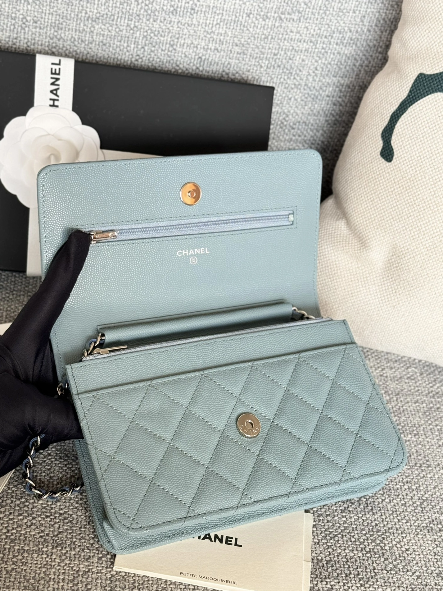 Chanel AAA Quality Messenger Bags In Silver For Women Versatile 9358 - Image 5