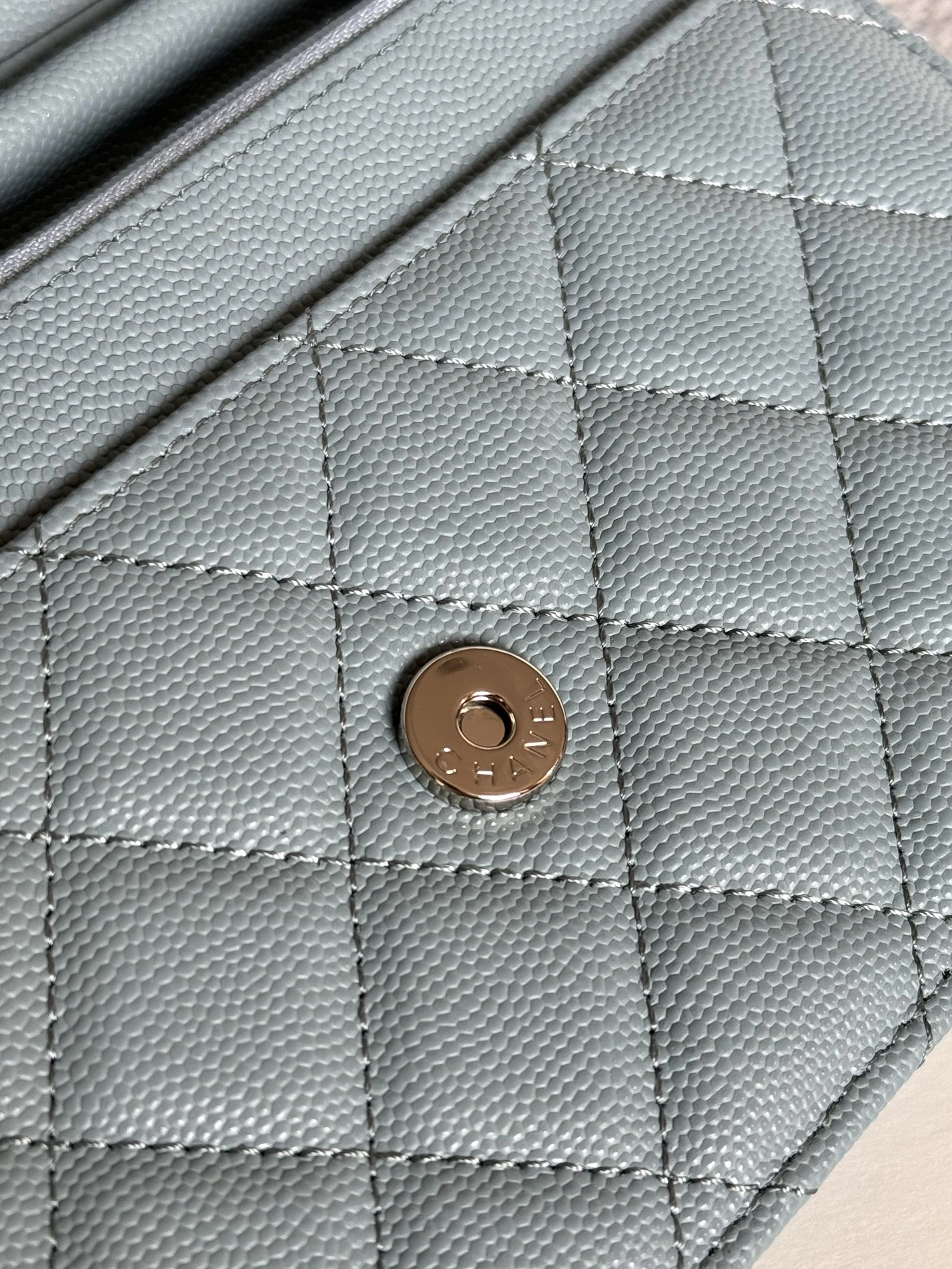 Chanel AAA Quality Messenger Bags In Silver For Women Versatile 9358 - Image 7