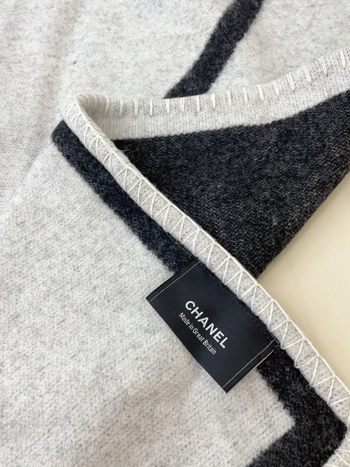 Chanel Blanket EasyMatch 9359 - Image 7