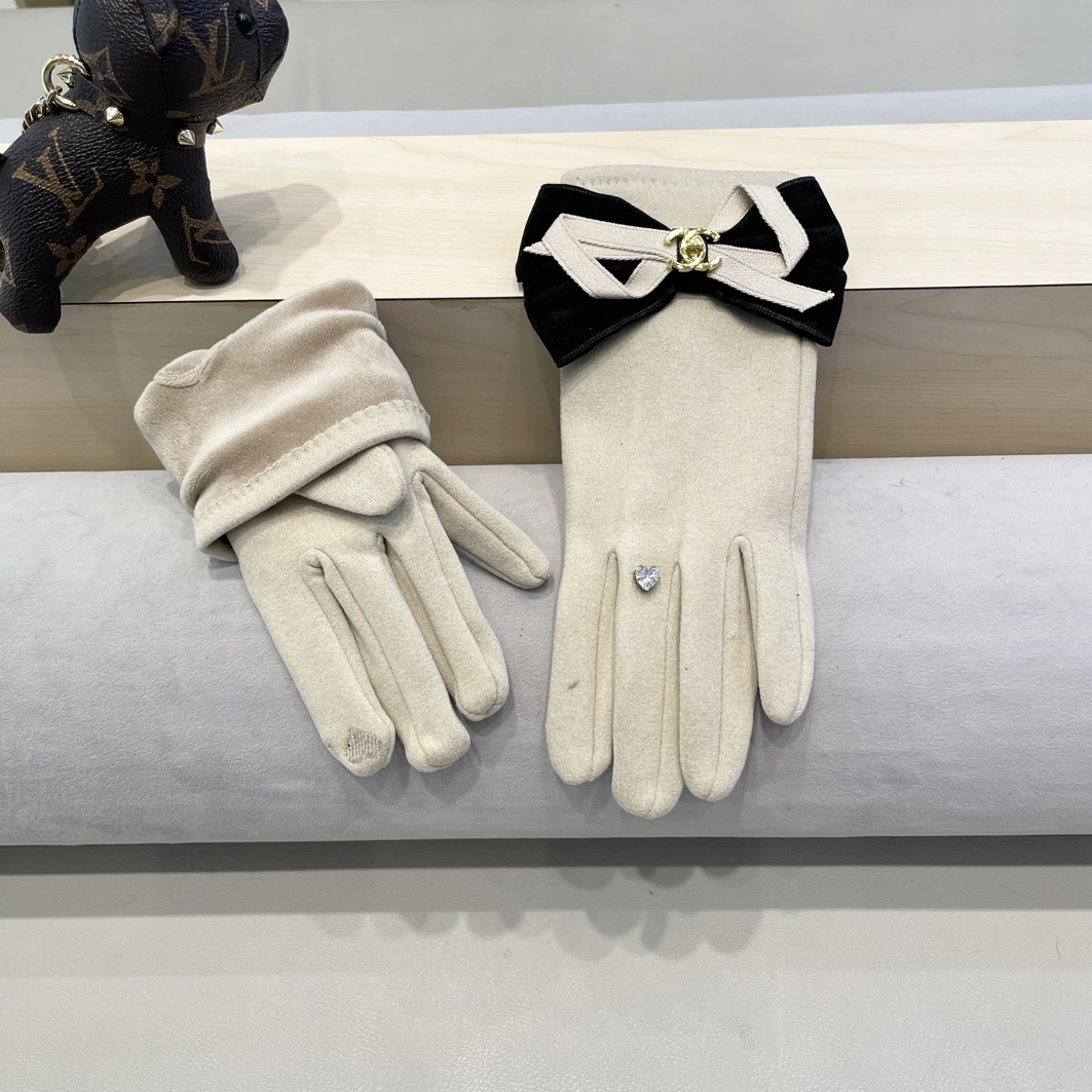 Chanel Gloves Cozy 522 - Image 3