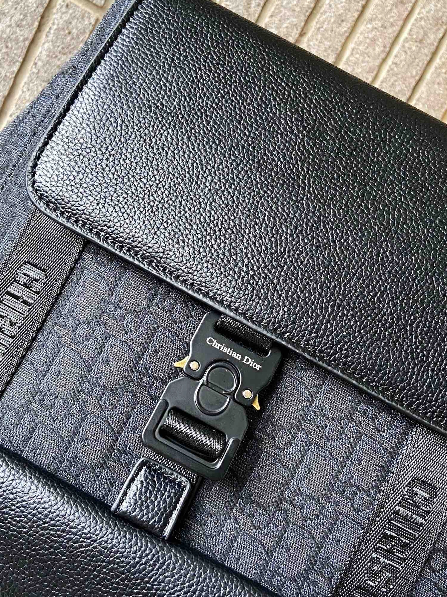 Christian Dior AAA Man Backpacks Unique 8846 - Image 5