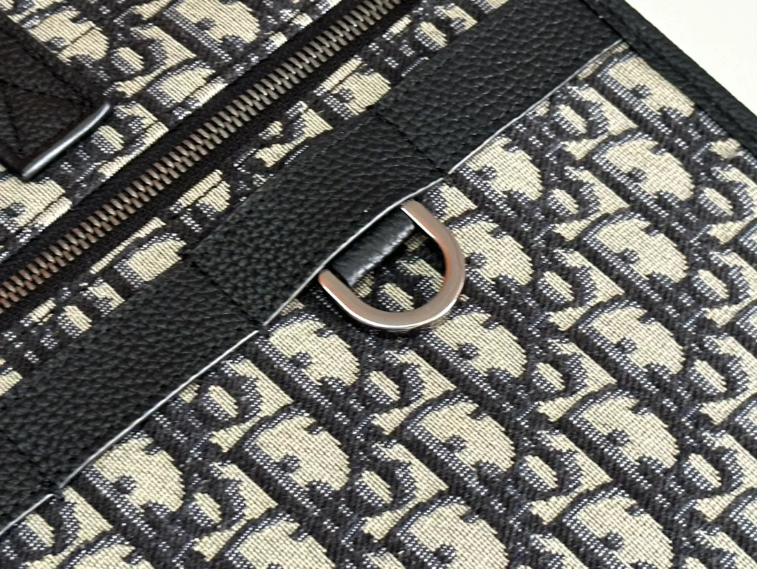 Christian Dior AAA Man Handbags Elegant 500 - Image 5
