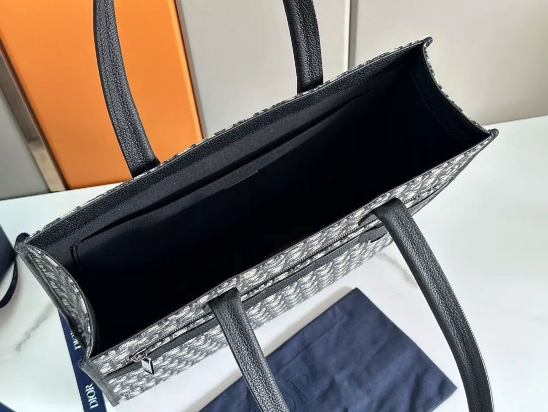 Christian Dior AAA Man Handbags Elegant 500 - Image 8