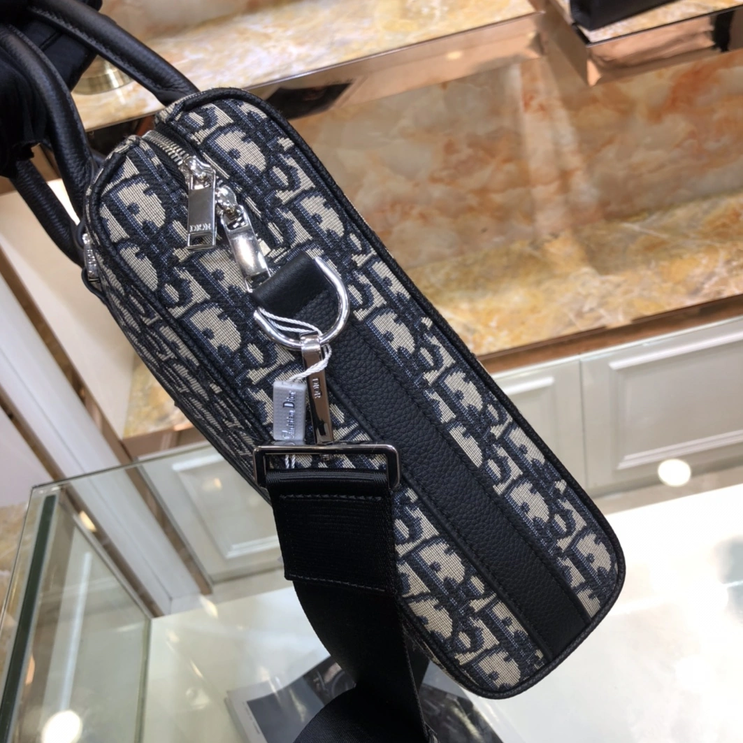 Christian Dior AAA Man Handbags SmartChoice 5781 - Image 5