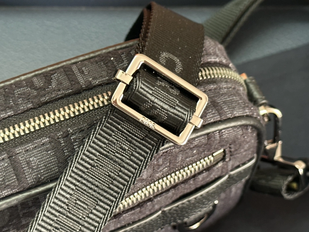 Christian Dior AAA Man Messenger Bags Elegant 3933 - Image 6