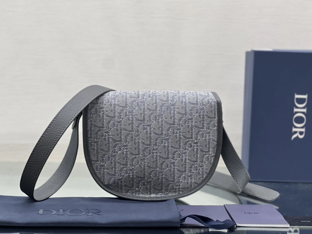 Christian Dior AAA Man Messenger Bags Modern 2336