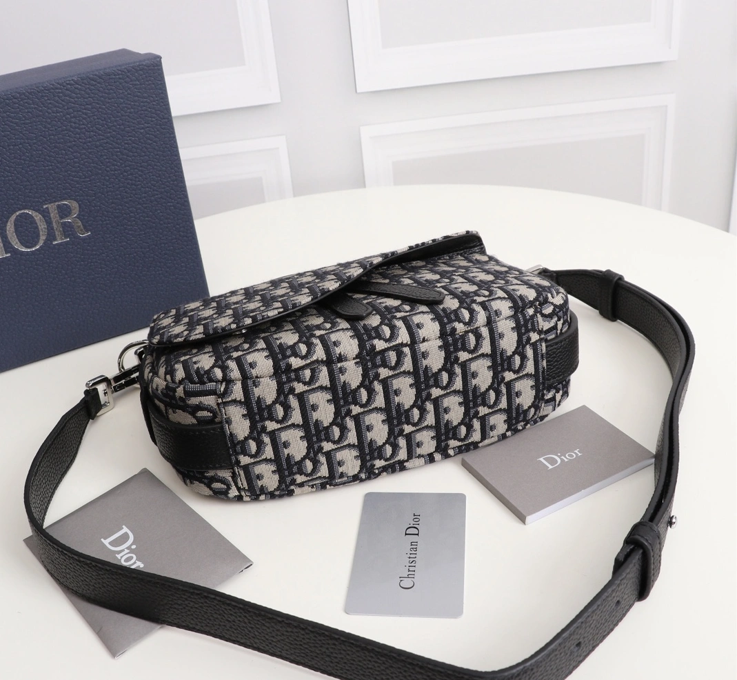 Christian Dior AAA Man Messenger Bags Modern 7749 - Image 3