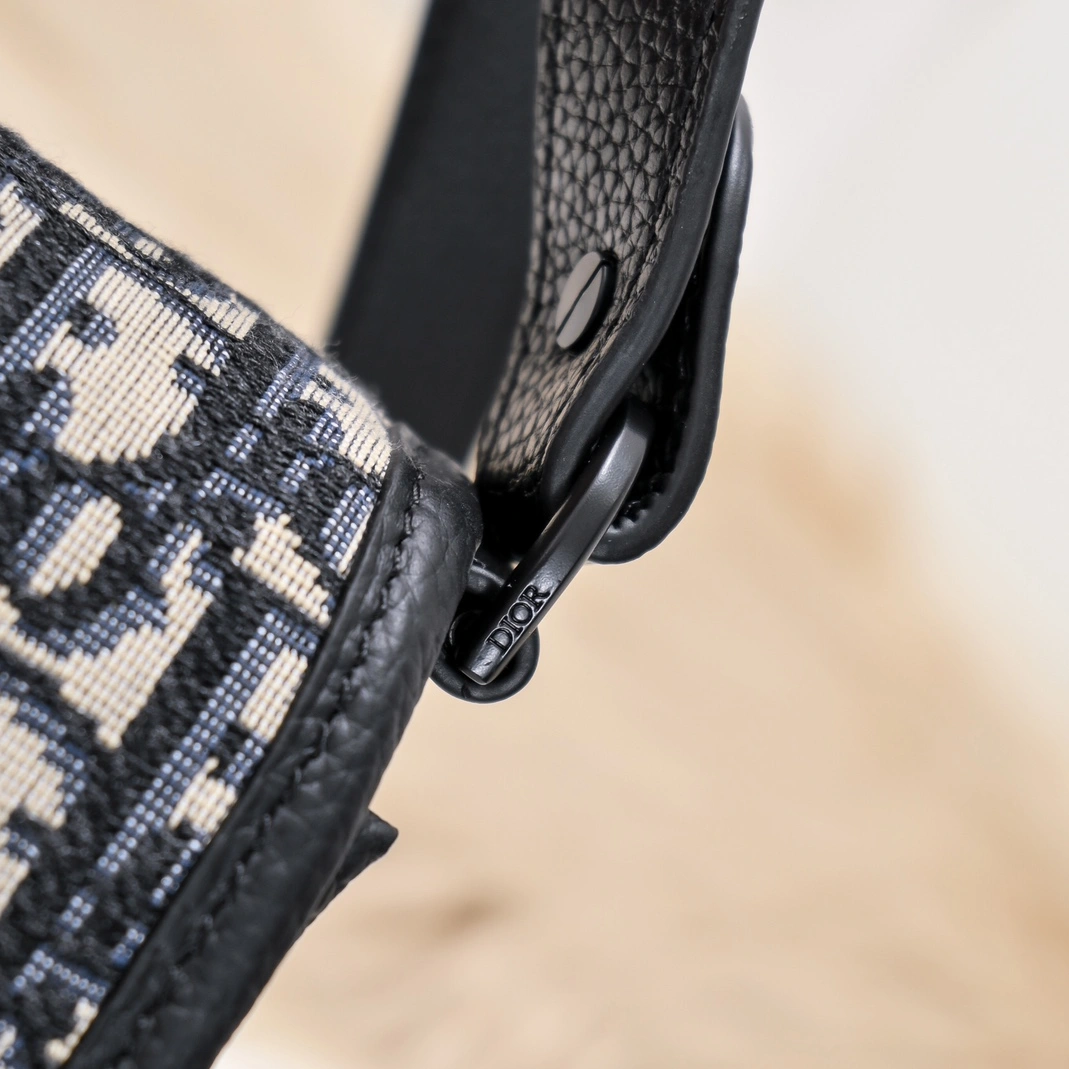 Christian Dior AAA Man Messenger Bags SportInspired 3911 - Image 4