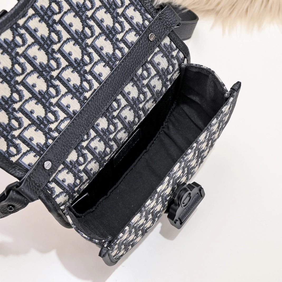 Christian Dior AAA Man Messenger Bags SportInspired 3911 - Image 7