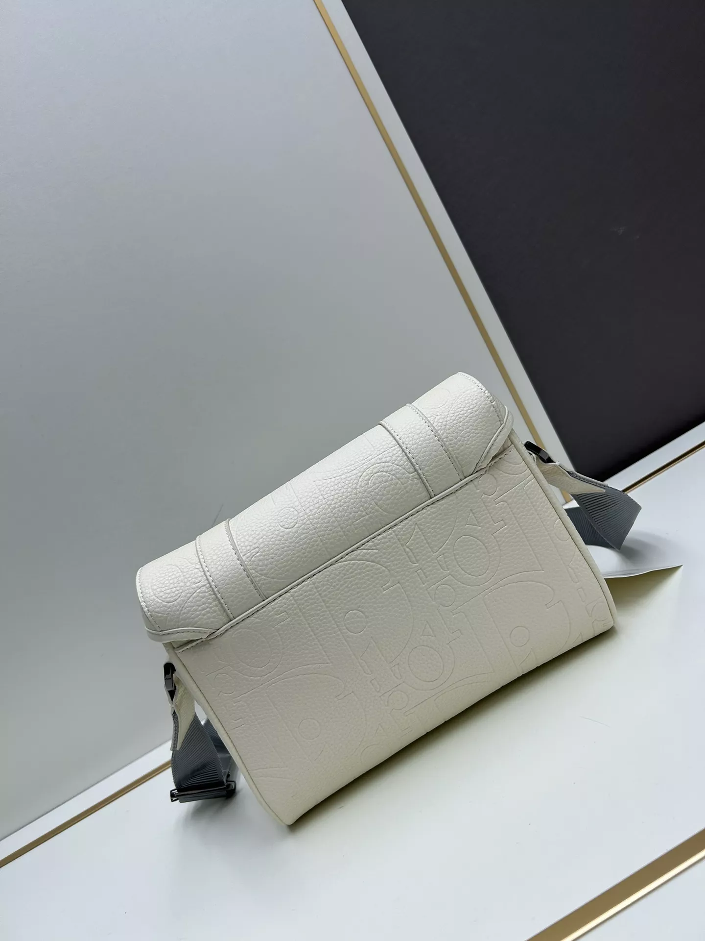 Christian Dior AAA Man Messenger Bags TopPick 3577 - Image 3