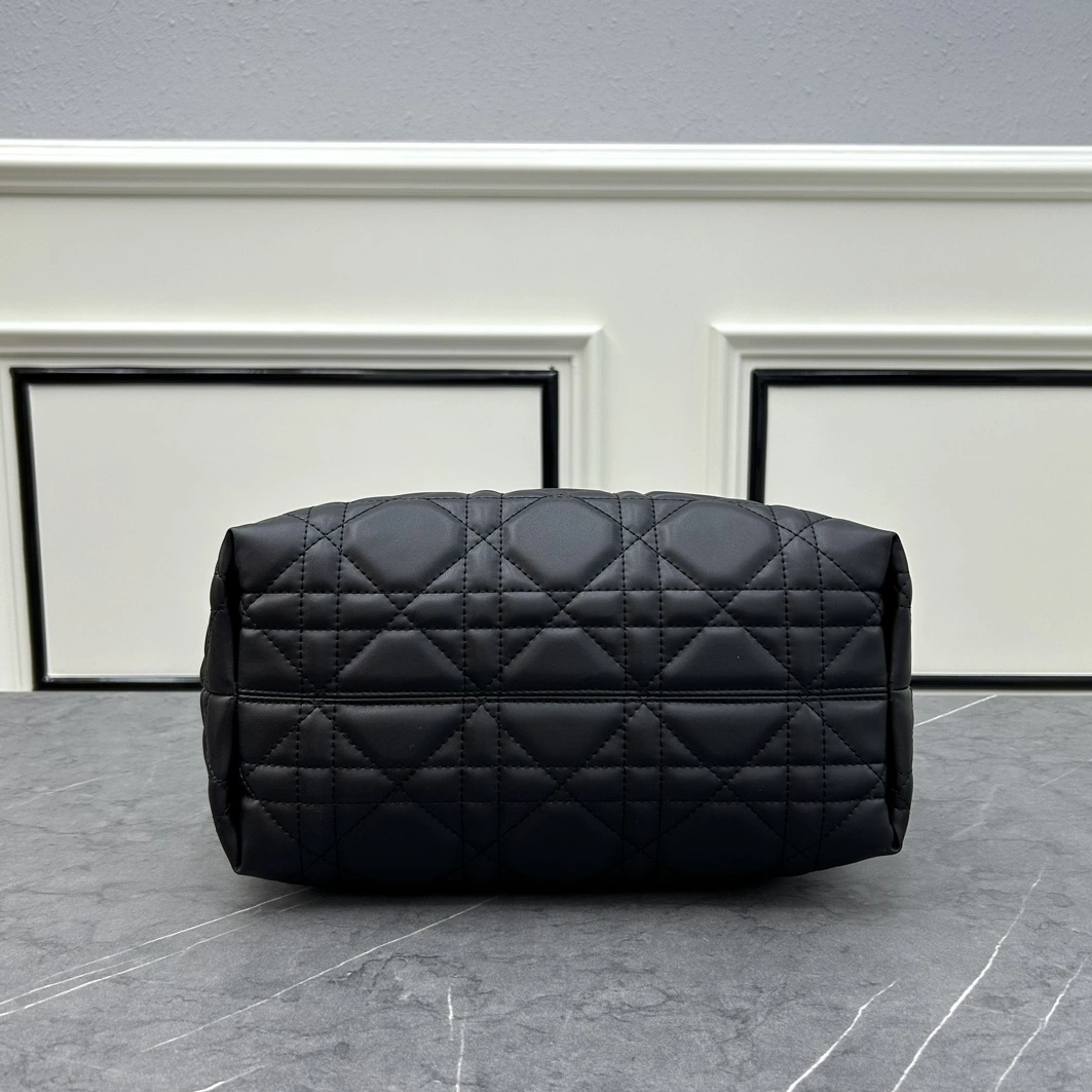 Christian Dior AAA Quality Handbags For Women Soft 3597 - Image 4