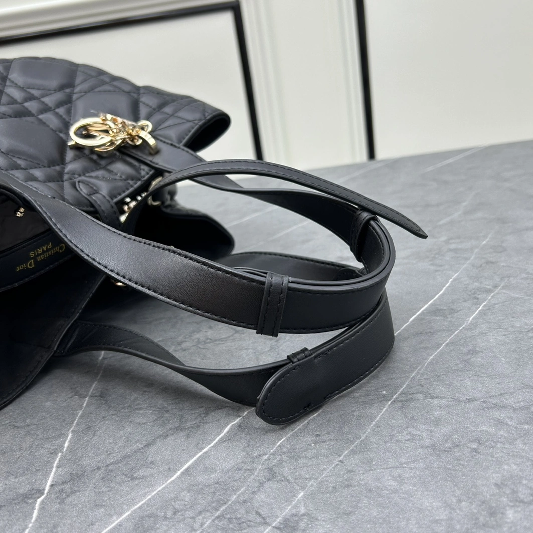 Christian Dior AAA Quality Handbags For Women Soft 3597 - Image 5