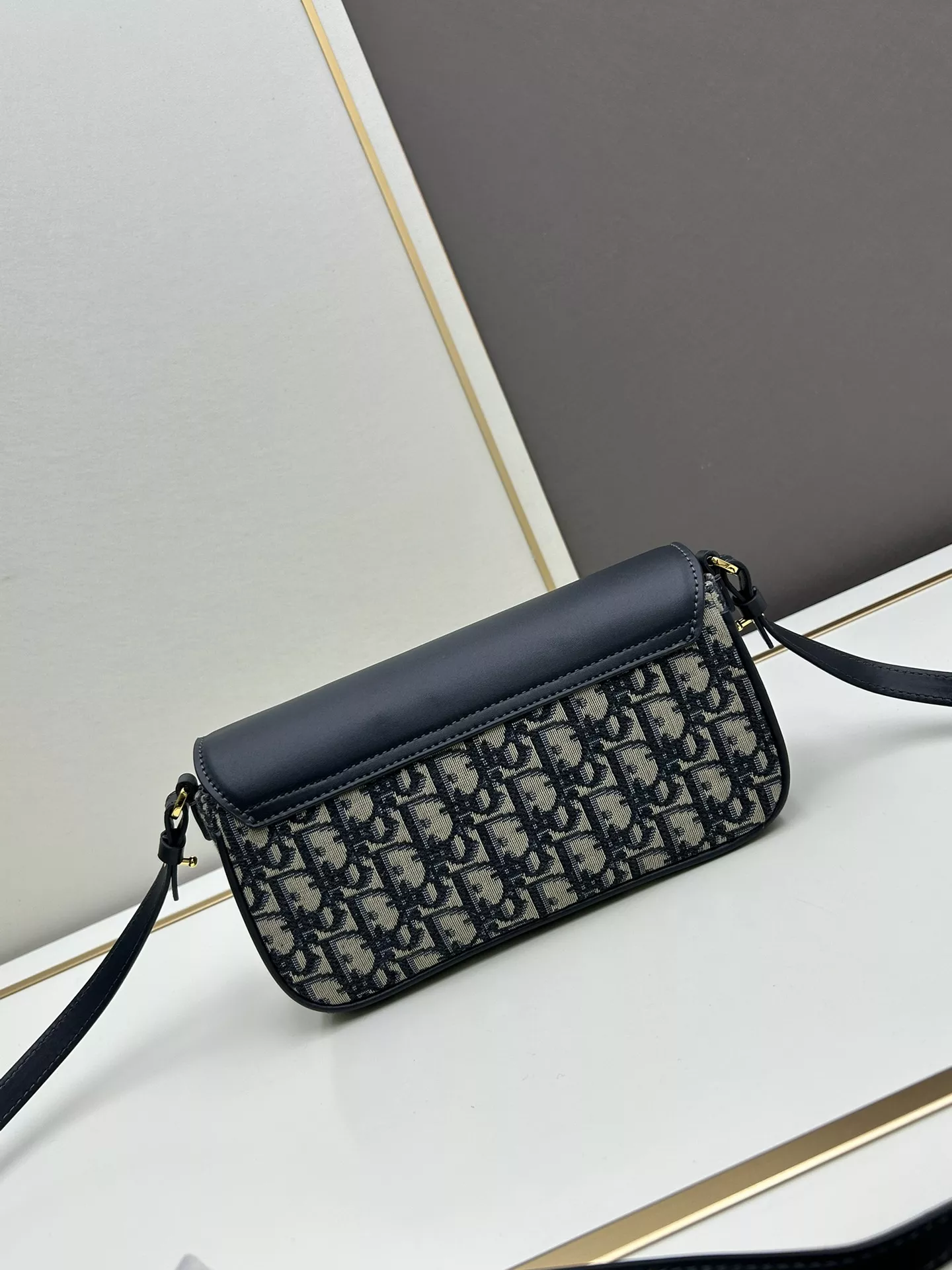 Christian Dior AAA Quality Messenger Bags For Women Elegant 1110 - Image 3