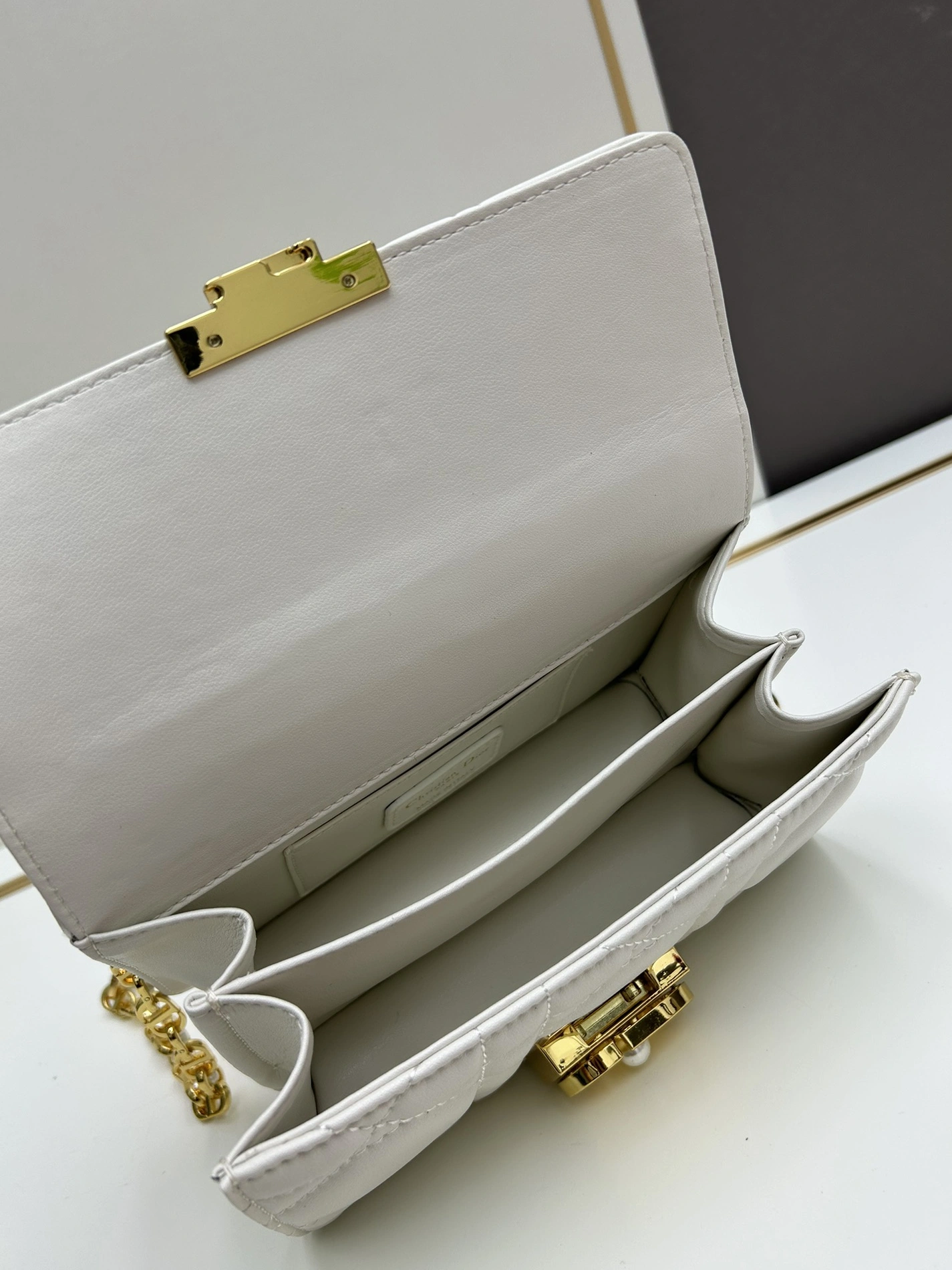 Christian Dior AAA Quality Messenger Bags For Women Timeless 5635 - Image 8