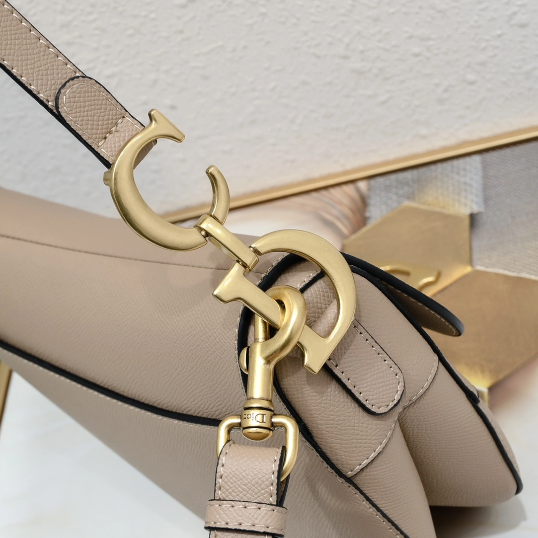 Christian Dior AAA Quality Messenger Bags For Women Trendy 273 - Image 3