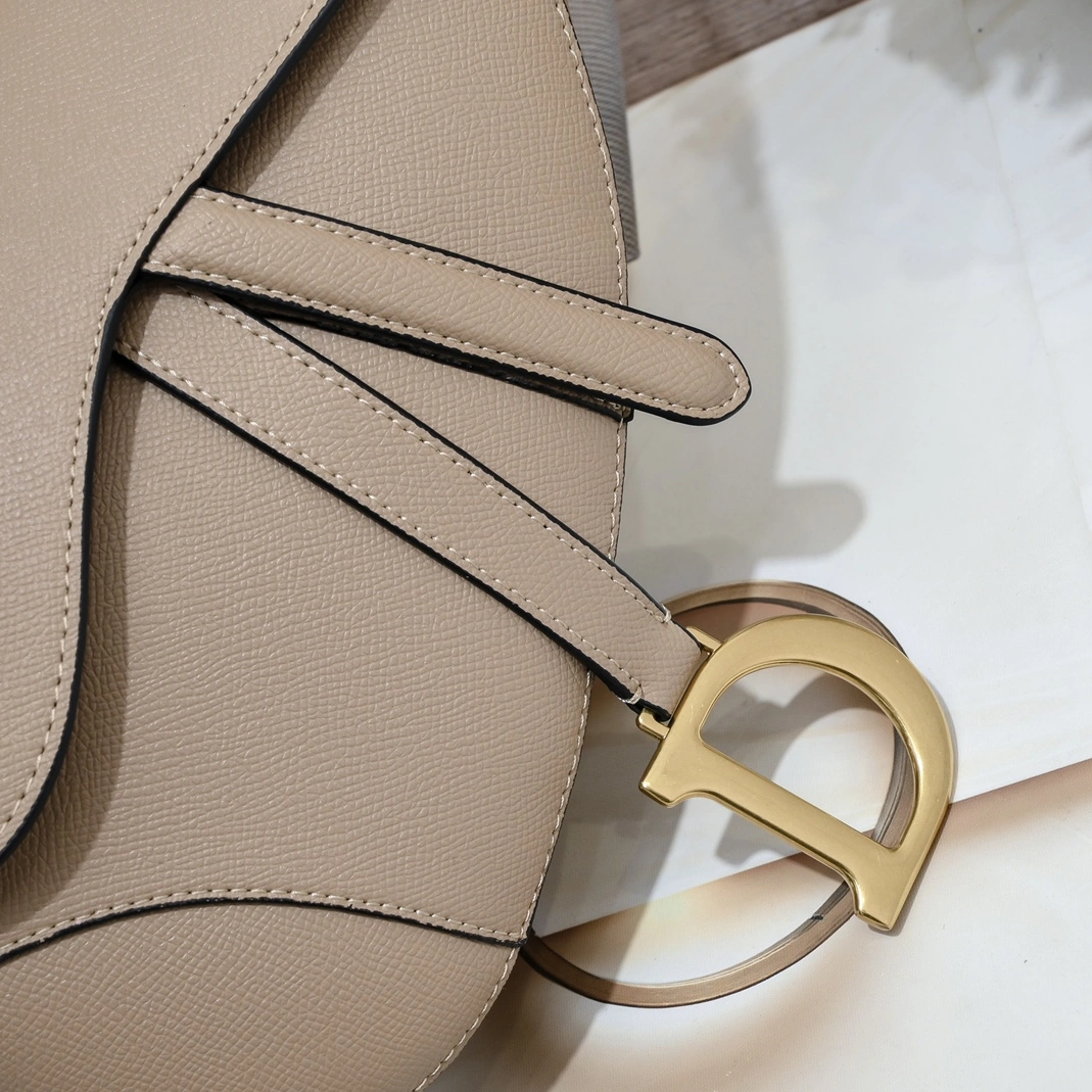 Christian Dior AAA Quality Messenger Bags For Women Trendy 273 - Image 4