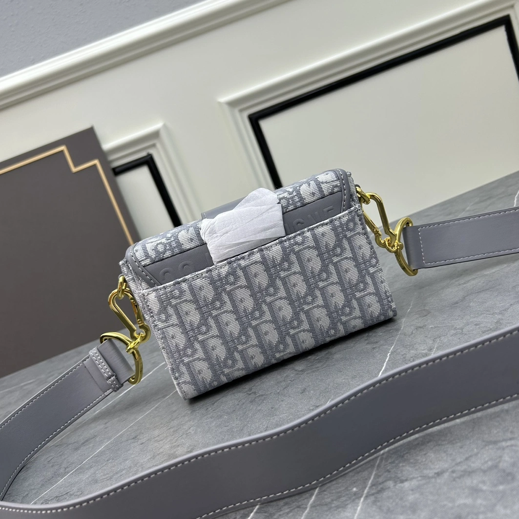 Christian Dior AAA Quality Messenger Bags For Women Versatile 7621 - Image 3