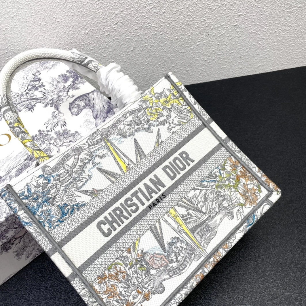 Christian Dior AAA Quality Tote-Handbags For Women Vibrant 8073 - Image 4