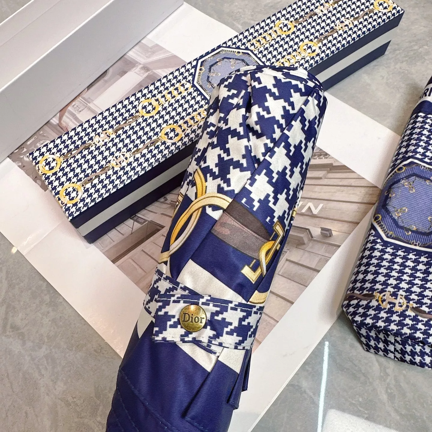 Christian Dior Umbrellas Sophisticated 8889 - Image 8