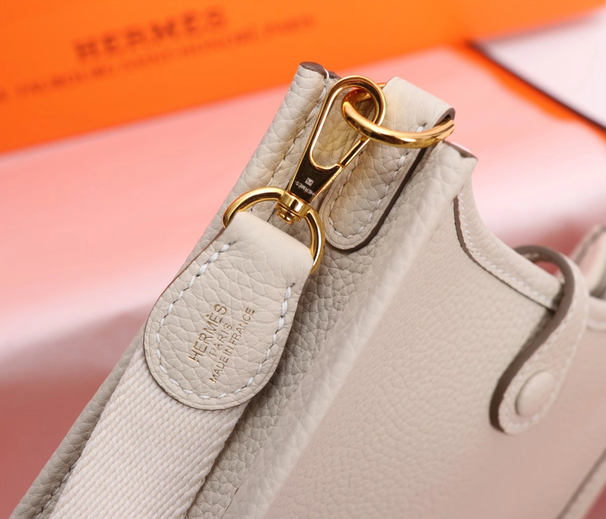 Classic 1971 Hermes AAA Quality Messenger Bags For Women - Image 3