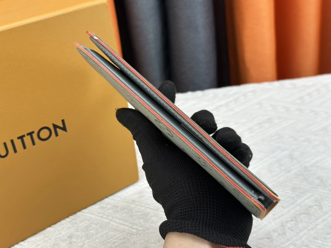 Comfortable 2767 Louis Vuitton LV Card Case - Image 4