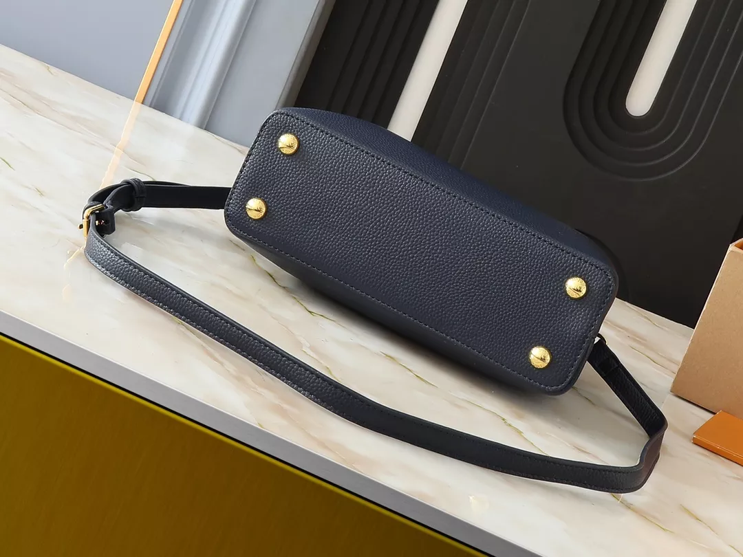 Comfortable 3488 Louis Vuitton AAA Quality Messenger Bags In Navy For Women - Image 4