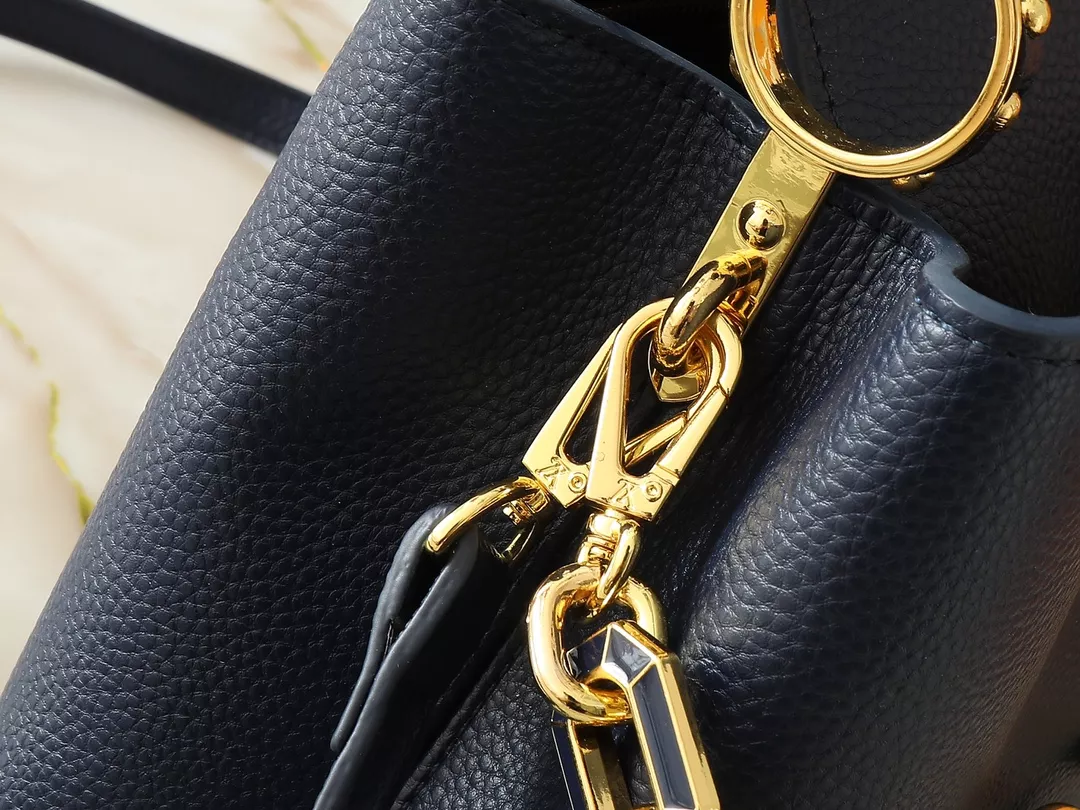 Comfortable 3488 Louis Vuitton AAA Quality Messenger Bags In Navy For Women - Image 7