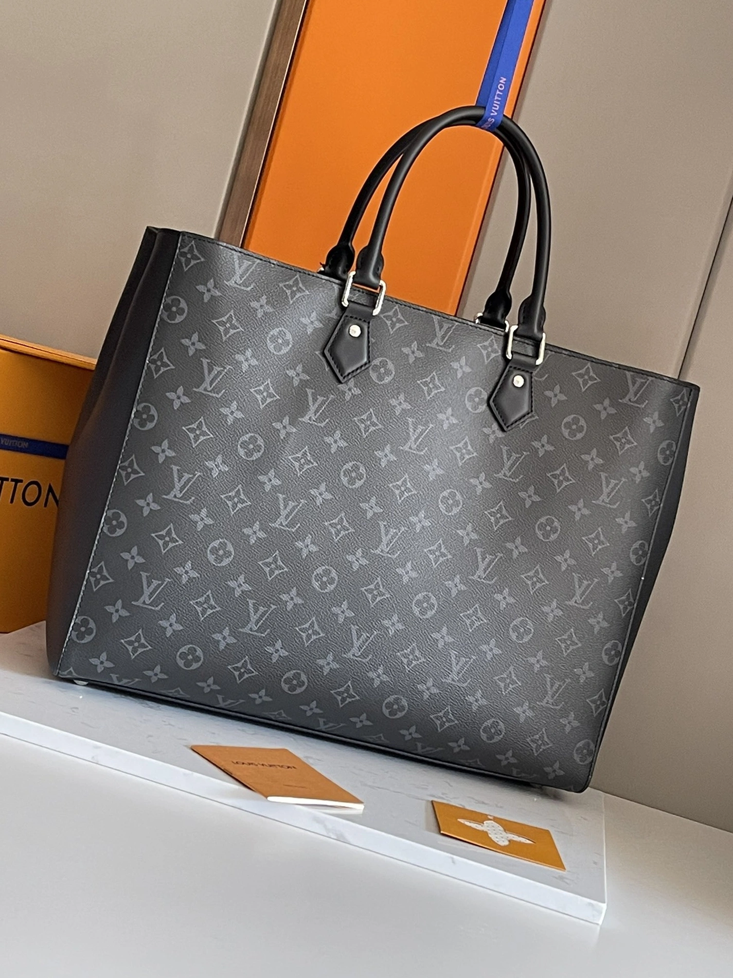 Comfortable 5825 Louis Vuitton AAA Quality Handbags For Unisex - Image 3