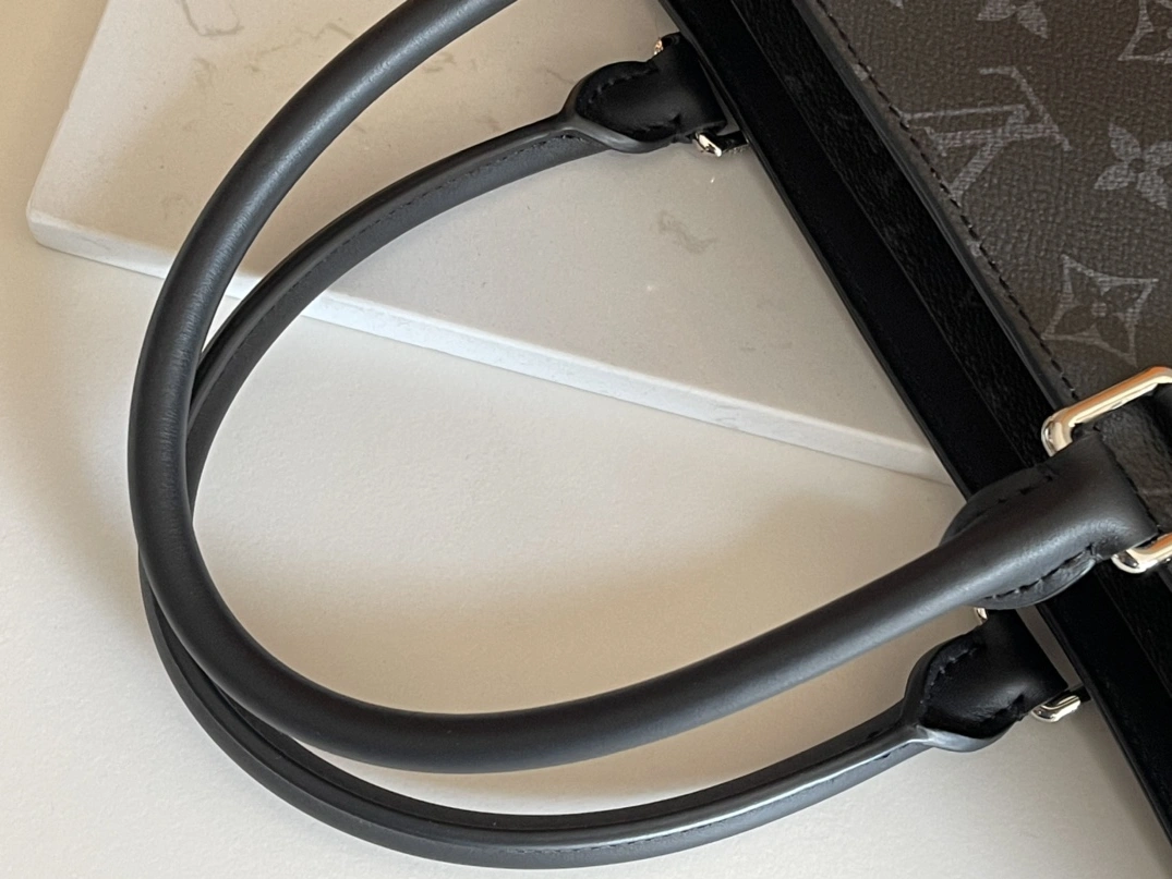 Comfortable 5825 Louis Vuitton AAA Quality Handbags For Unisex - Image 6